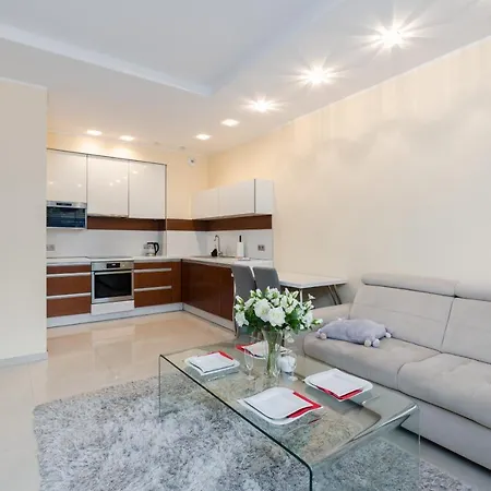 Centre Air-conditioned & Pet-friendly By Renters *
